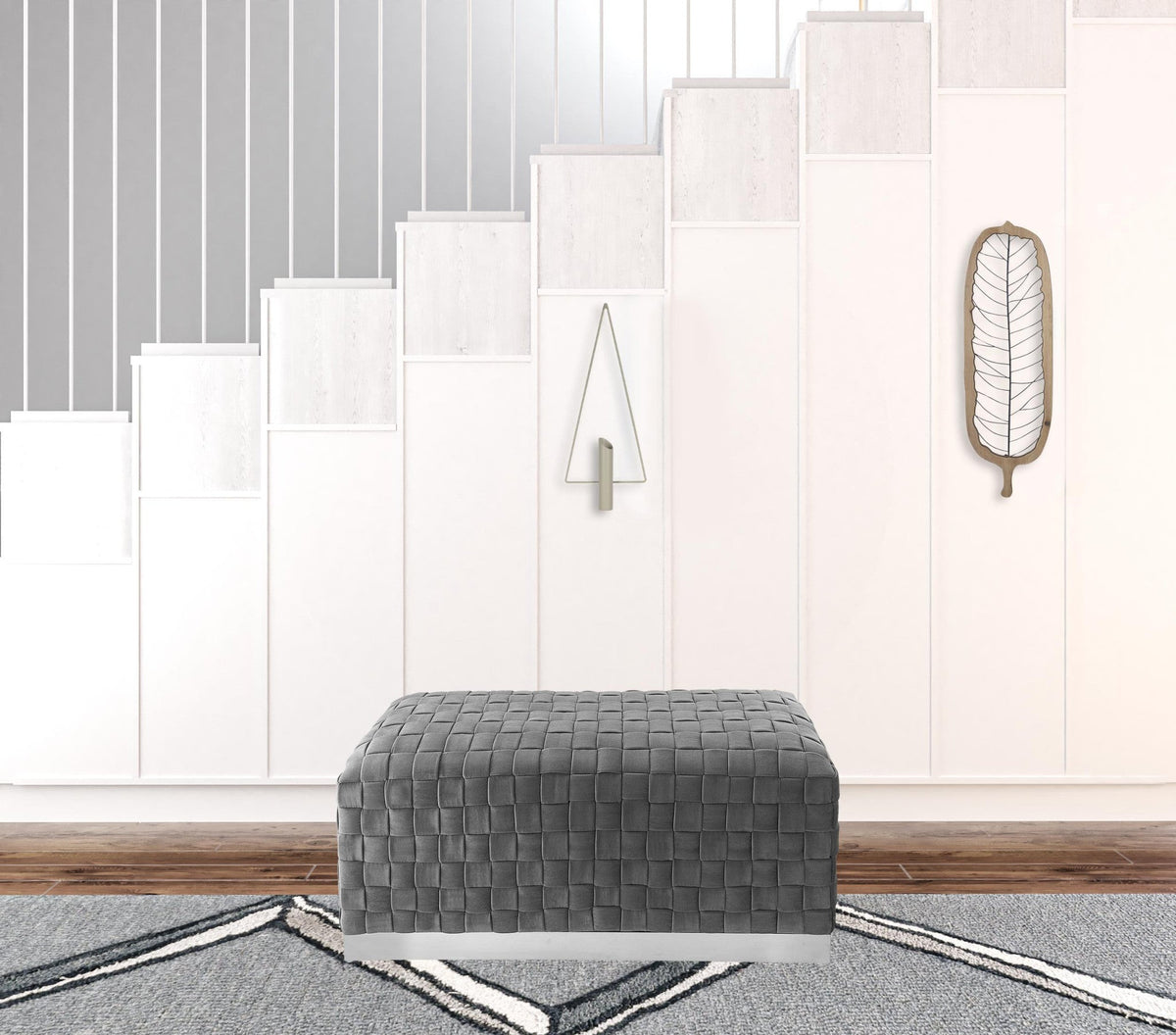 Gray & Silver Upholstered Bedroom Bench L513