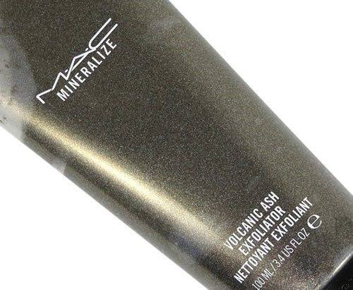 Volcanic Ash Exfoliator Q507