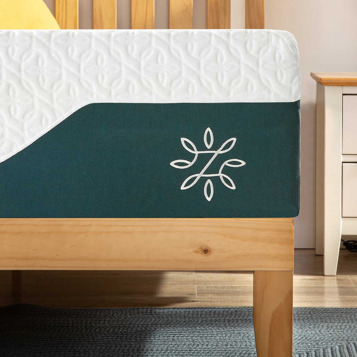 12 Cooling Gel Memory Foam Queen Mattress W580563