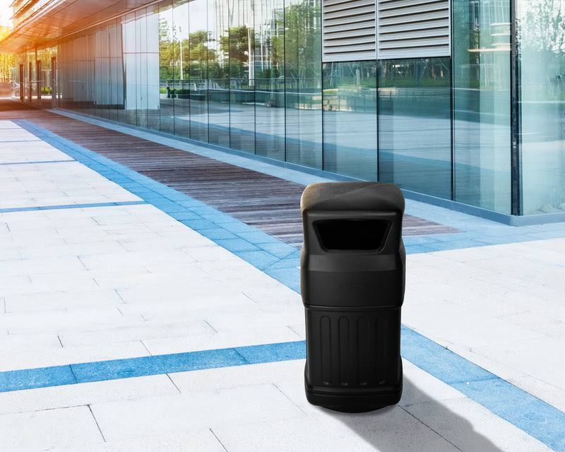 Black 16-Gallon Outdoor/Indoor Trash Can B946812